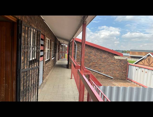 2 BEDROOM TOWNHOUSE FOR SALE IN BRACKENDOWNS